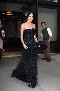 Demi Moore feet photo thumbnail