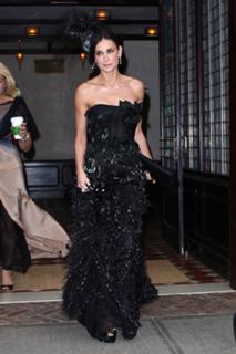 Demi Moore feet photo thumbnail