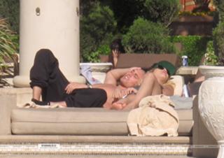 Rita Ora feet photo thumbnail
