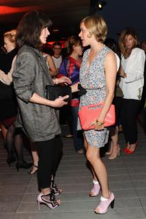 Milla Jovovich feet photo thumbnail