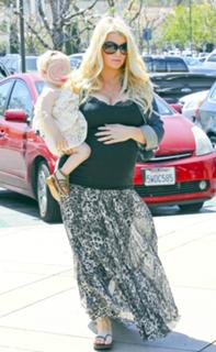 Jessica Simpson feet photo thumbnail