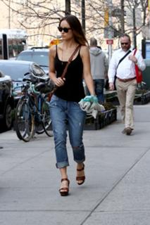 Olivia Wilde feet photo thumbnail