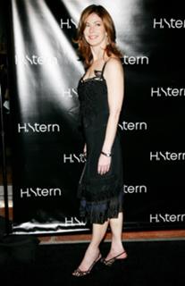 Dana Delany feet photo thumbnail