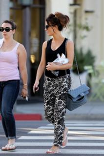 Kate Beckinsale feet photo thumbnail