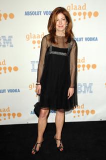 Dana Delany feet photo thumbnail