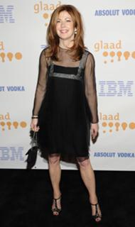 Dana Delany feet photo thumbnail