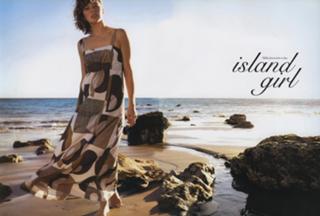 Milla Jovovich feet photo thumbnail