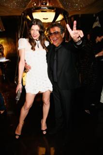 Milla Jovovich feet photo thumbnail