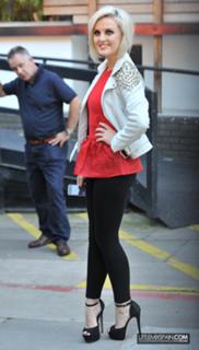 Perrie Edwards feet photo thumbnail
