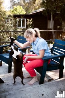 Grace Helbig feet photo thumbnail
