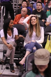 Khloé Kardashian feet photo thumbnail