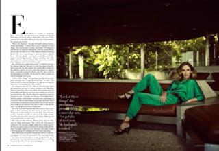 Emily Blunt feet photo thumbnail
