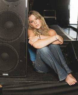 Joss Stone feet photo thumbnail