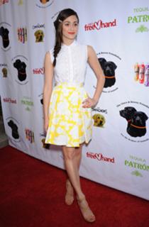 Emmy Rossum feet photo thumbnail