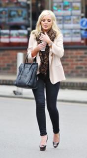 Helen Flanagan feet photo thumbnail