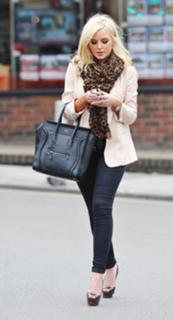 Helen Flanagan feet photo thumbnail