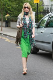 Claudia Schiffer feet photo thumbnail
