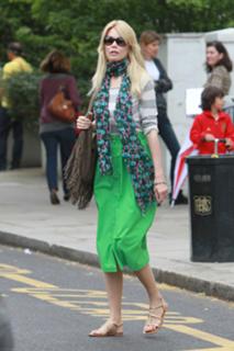Claudia Schiffer feet photo thumbnail