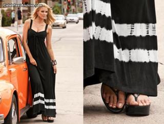 Paige Butcher feet photo thumbnail