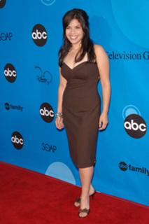 America Ferrera feet photo thumbnail