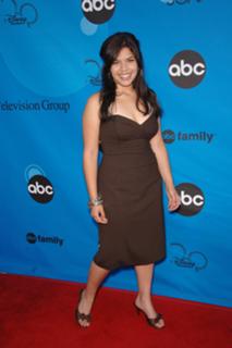 America Ferrera feet photo thumbnail