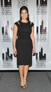 America Ferrera feet photo thumbnail