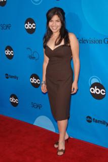 America Ferrera feet photo thumbnail