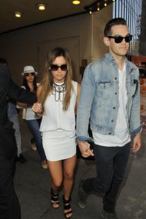 Ashley Tisdale feet photo thumbnail