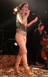 Lena Meyer-Landrut feet photo thumbnail