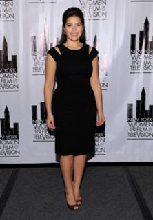 America Ferrera feet photo thumbnail