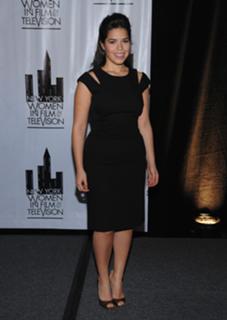 America Ferrera feet photo thumbnail