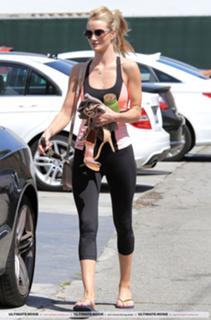Rosie Huntington-Whiteley feet photo thumbnail