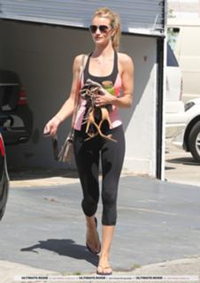 Rosie Huntington-Whiteley feet photo thumbnail