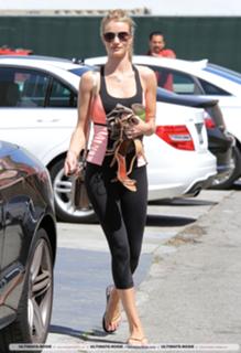 Rosie Huntington-Whiteley feet photo thumbnail