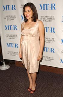 America Ferrera feet photo thumbnail