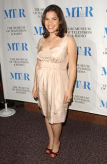 America Ferrera feet photo thumbnail
