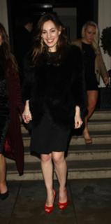 Kelly Brook feet photo thumbnail