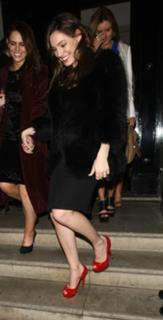 Kelly Brook feet photo thumbnail
