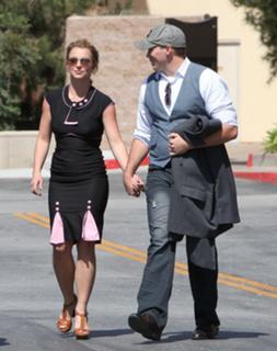 Britney Spears feet photo thumbnail