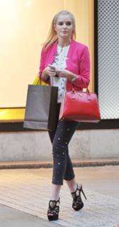 Helen Flanagan feet photo thumbnail