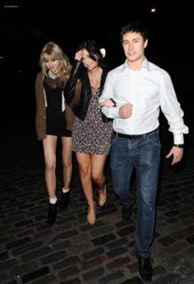 Jacqueline Jossa feet photo thumbnail