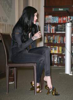 Katherine von Drachenberg feet photo thumbnail