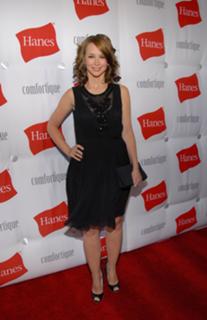 Jennifer Love Hewitt feet photo thumbnail