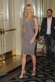 Gwyneth Paltrow feet photo thumbnail