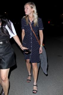 Kirsten Dunst feet photo thumbnail
