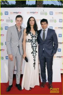 Famke Janssen feet photo thumbnail