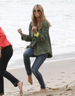 Heidi Klum feet photo thumbnail