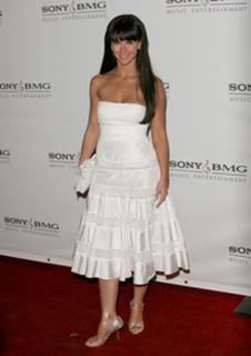 Jennifer Love Hewitt feet photo thumbnail