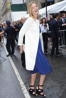 Uma Thurman feet photo thumbnail