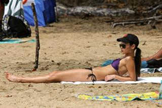Jamie Chung feet photo thumbnail